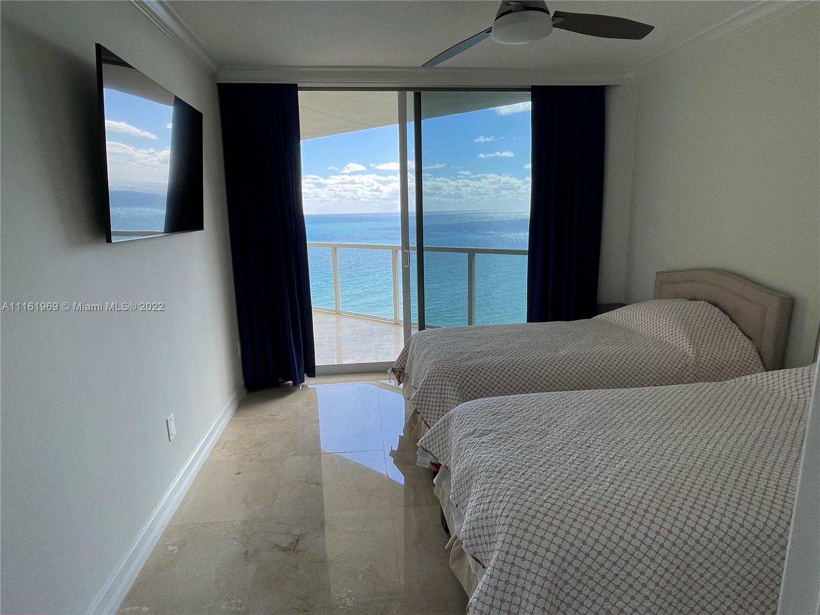 LA PERLA CONDO - Residential Lease