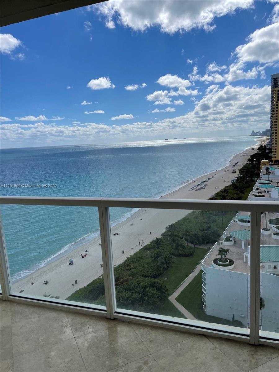 LA PERLA CONDO - Residential Lease
