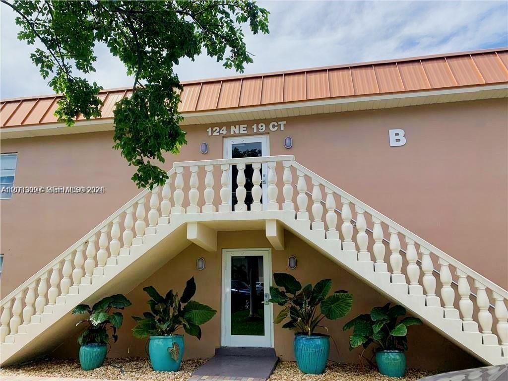 MANOR GROVE VILLAGE 1 CON - Residential