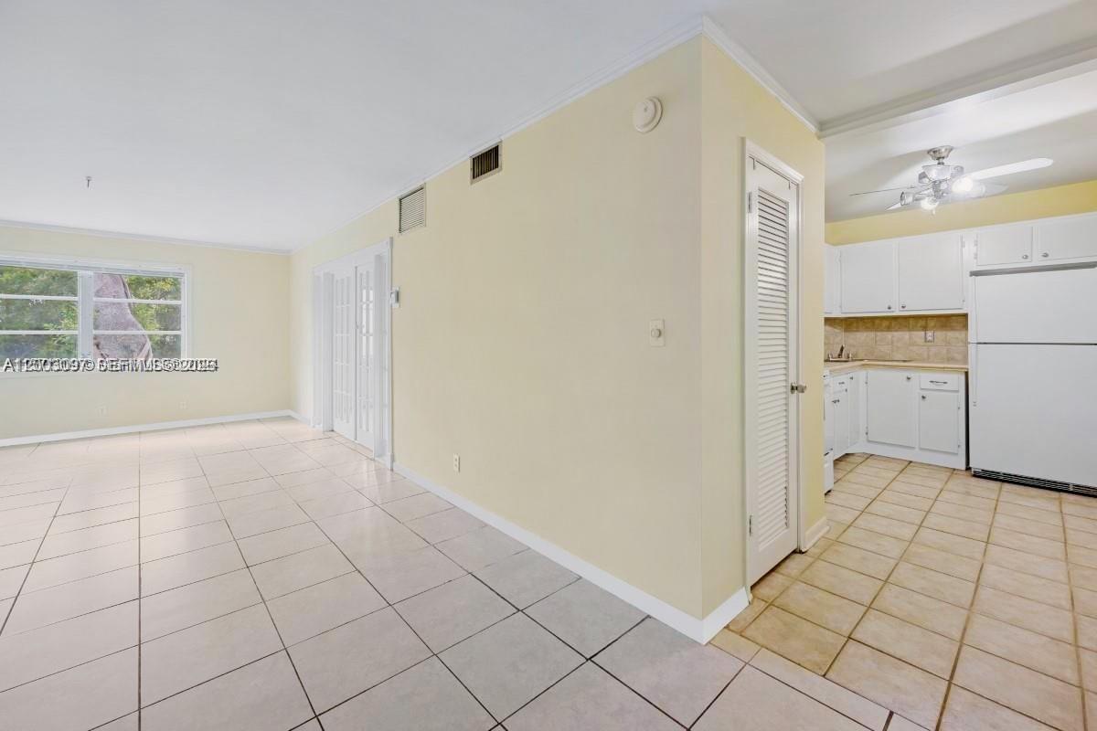 MANOR GROVE VILLAGE 1 CON - Residential