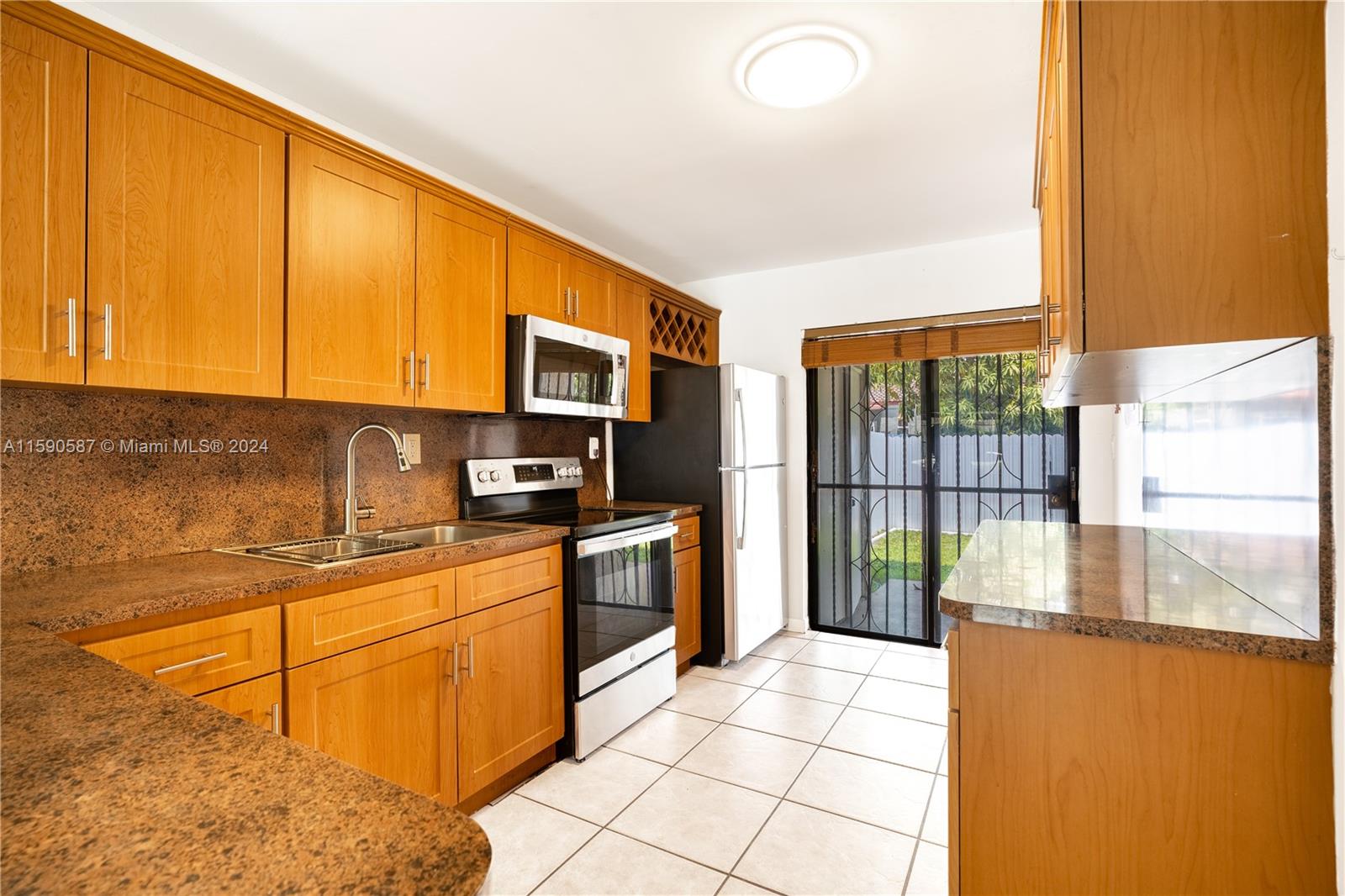 PARK VILLAS TOWNHOUSES SE - Residential Lease