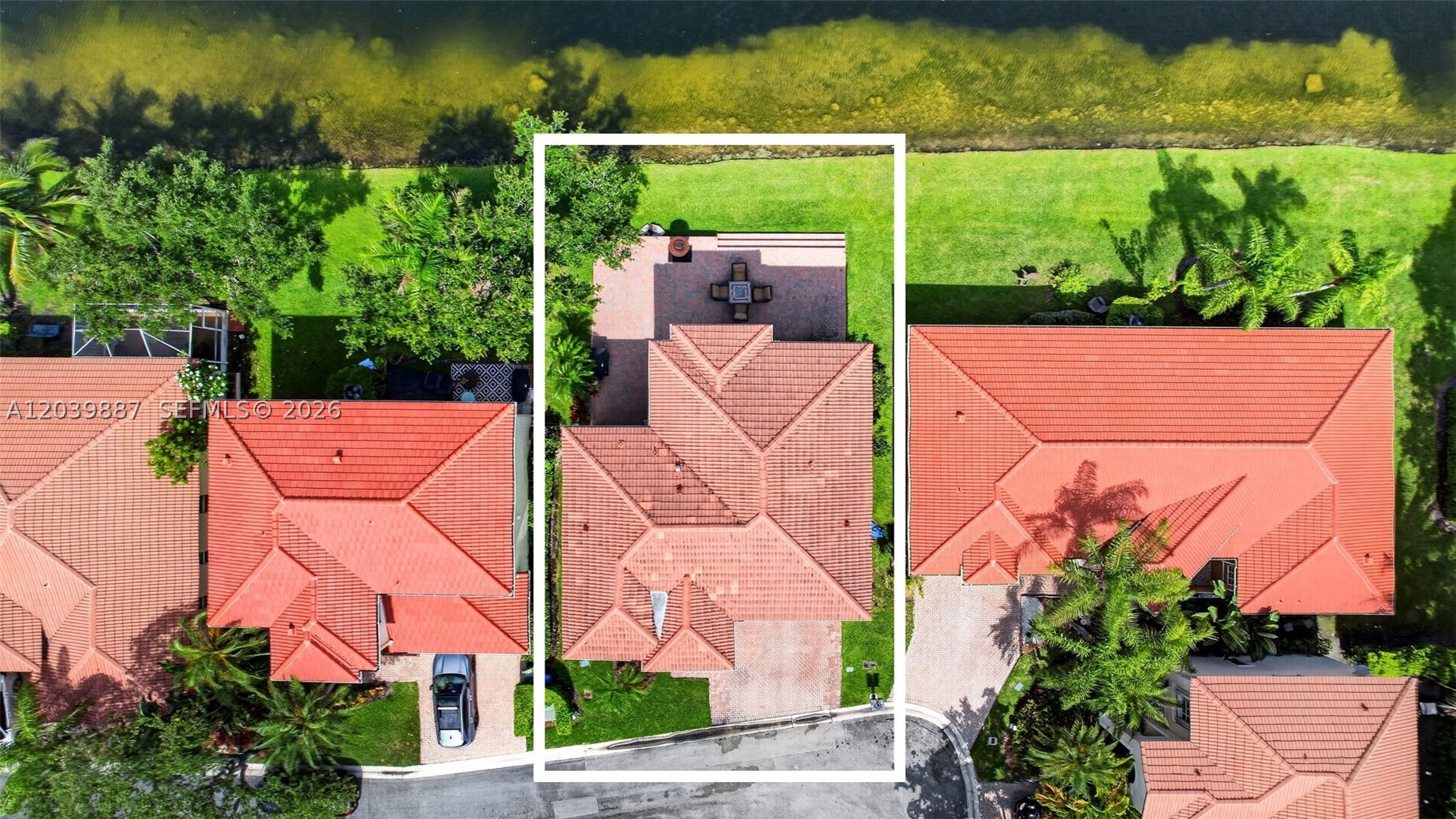 EMERALD COURTS - OPAL CRE - Residential