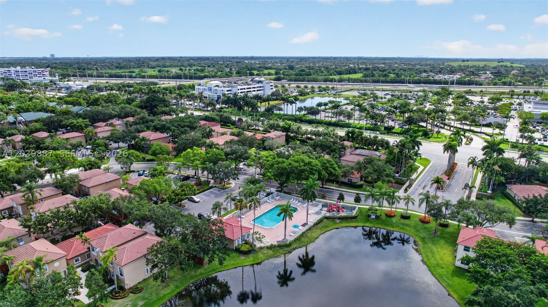EMERALD COURTS - OPAL CRE - Residential