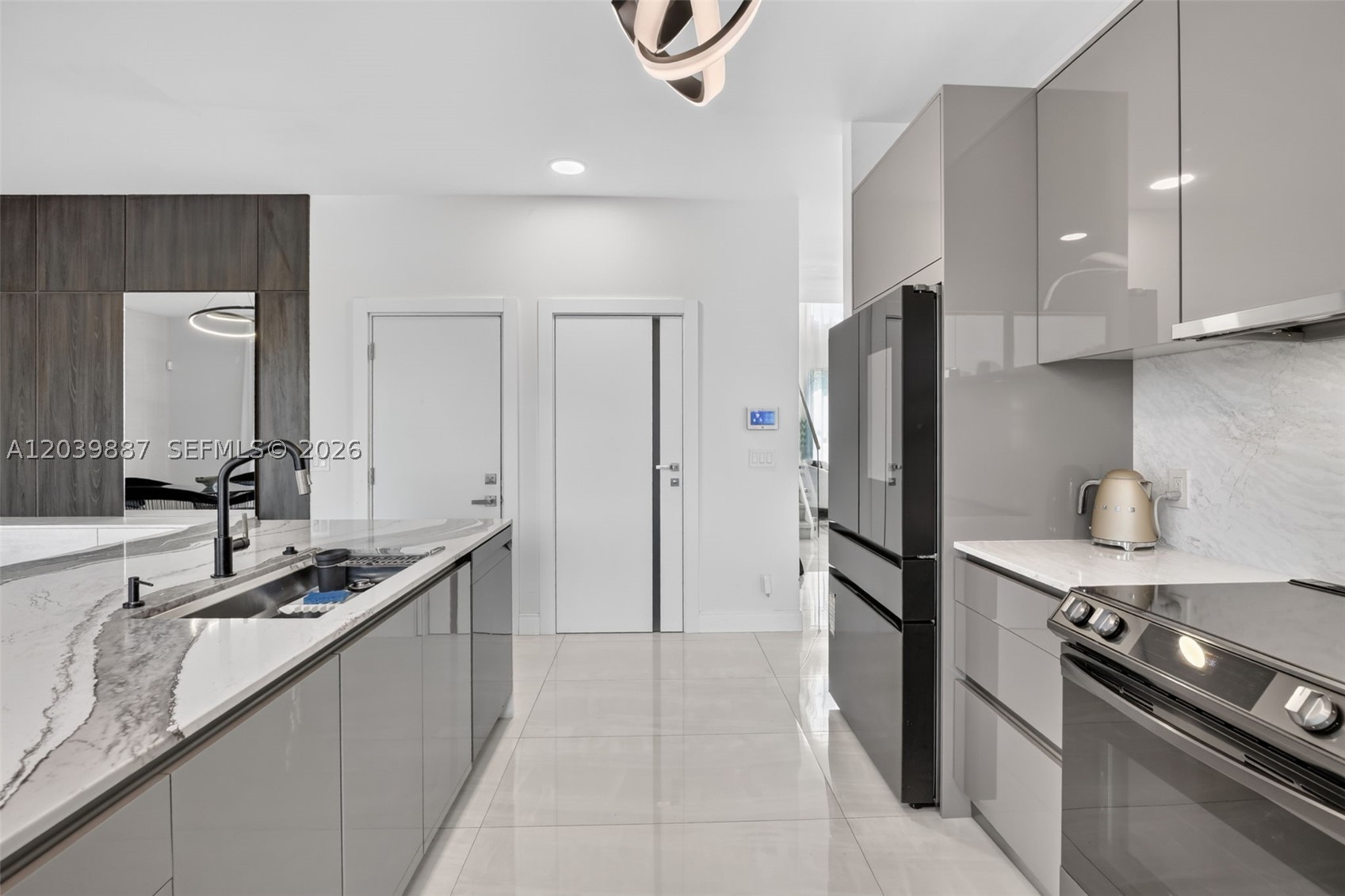 EMERALD COURTS - OPAL CRE - Residential