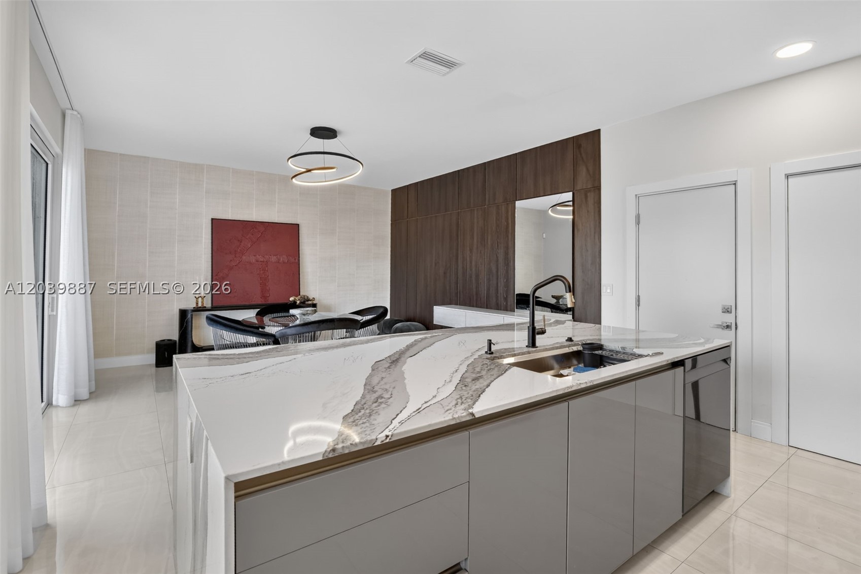 EMERALD COURTS - OPAL CRE - Residential