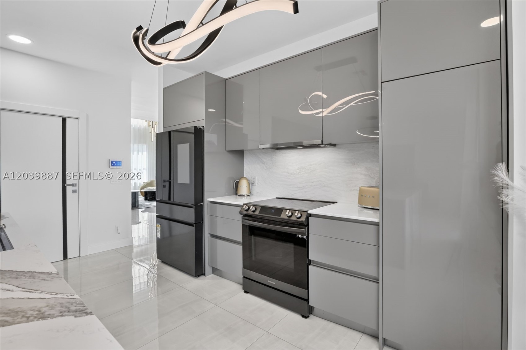 EMERALD COURTS - OPAL CRE - Residential