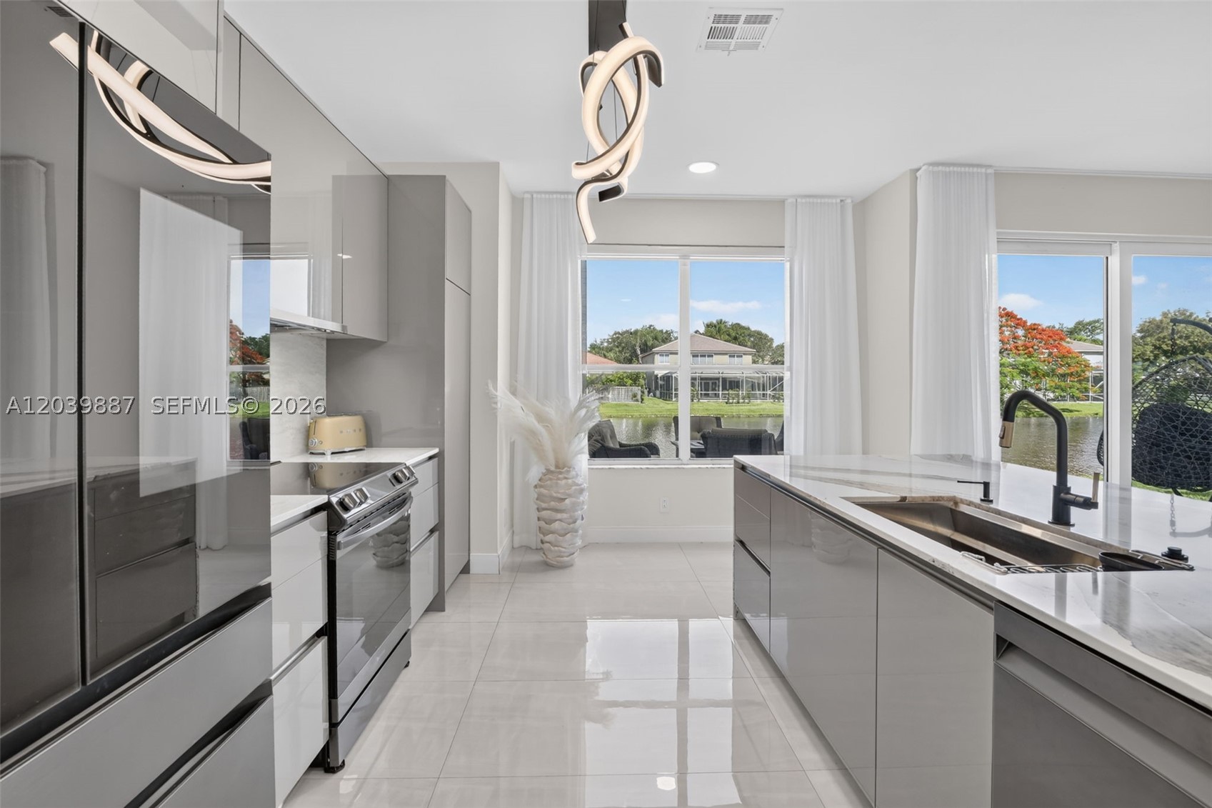 EMERALD COURTS - OPAL CRE - Residential