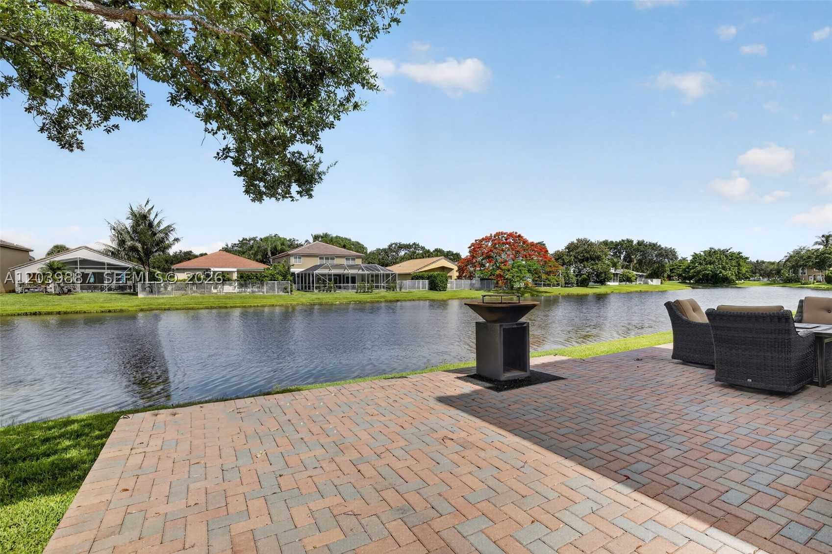 EMERALD COURTS - OPAL CRE - Residential