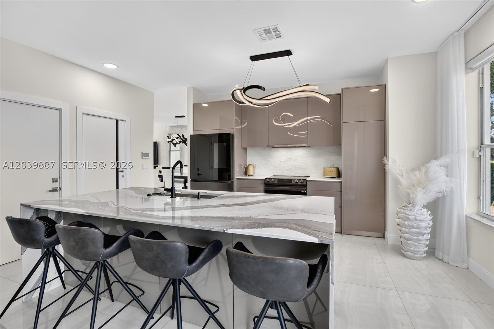 EMERALD COURTS - OPAL CRE - Residential
