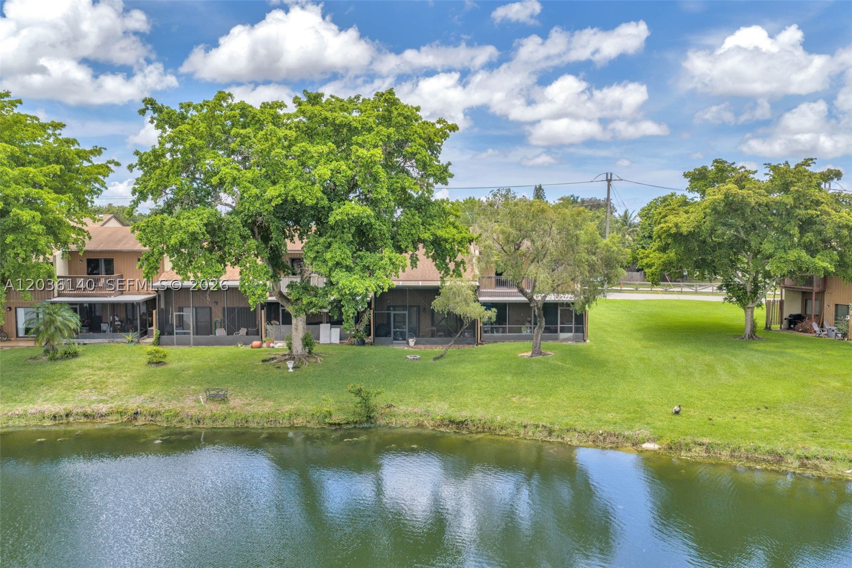 PINE ISLAND LAKES TOWNHOM - Residential