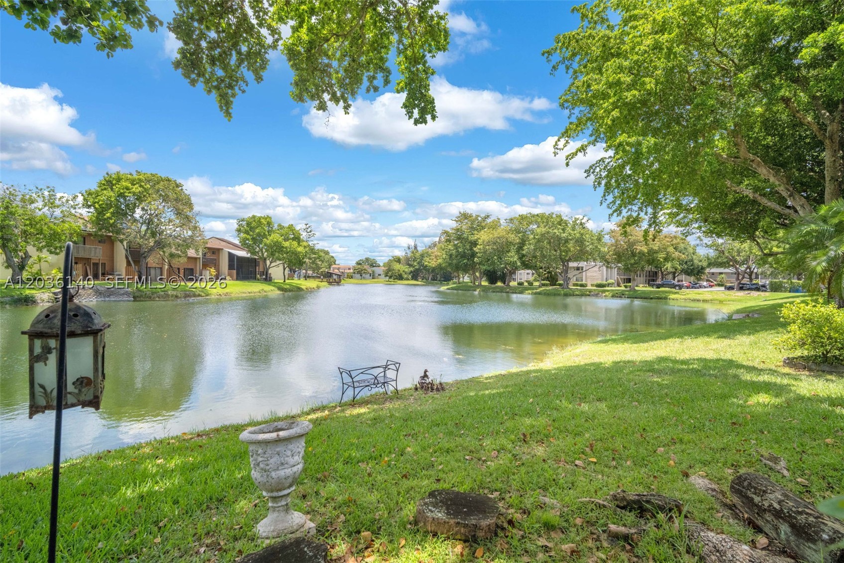 PINE ISLAND LAKES TOWNHOM - Residential