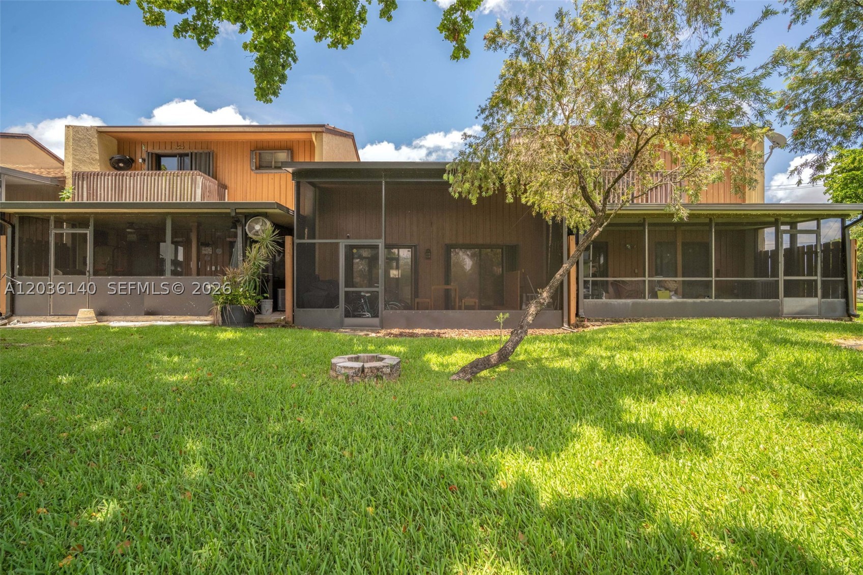 PINE ISLAND LAKES TOWNHOM - Residential