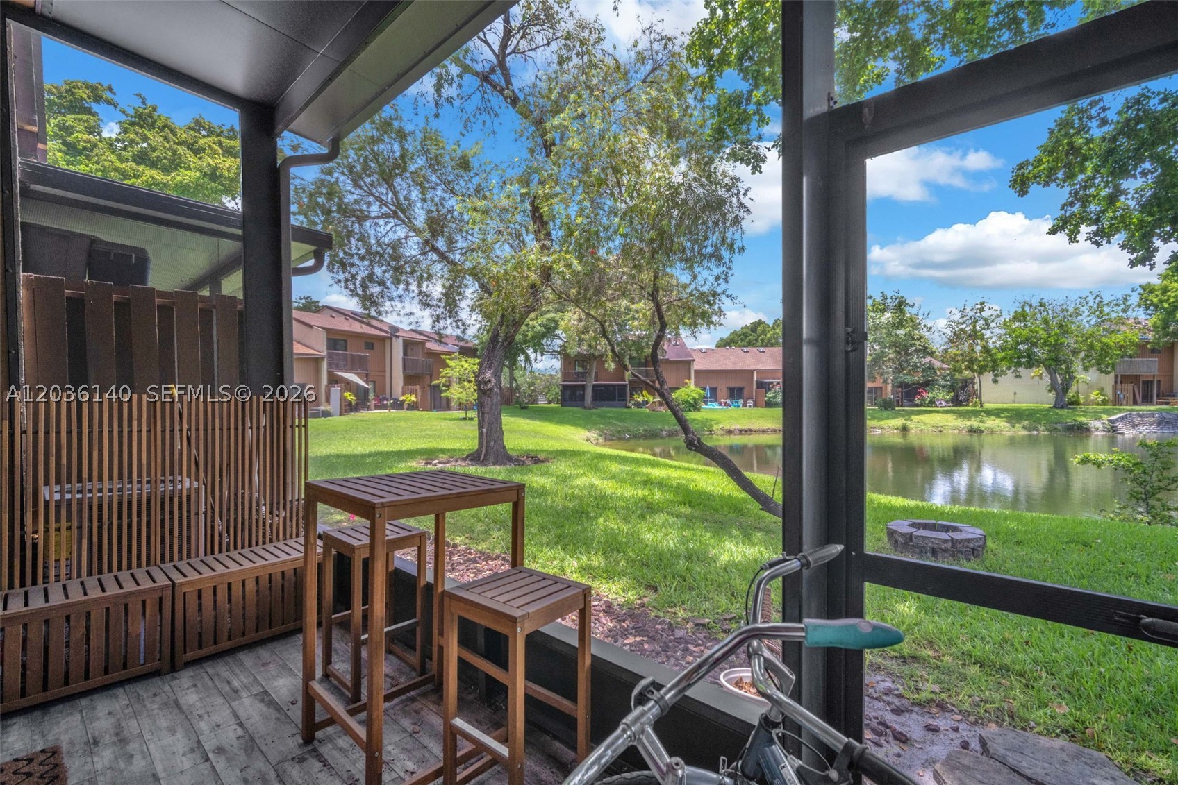 PINE ISLAND LAKES TOWNHOM - Residential