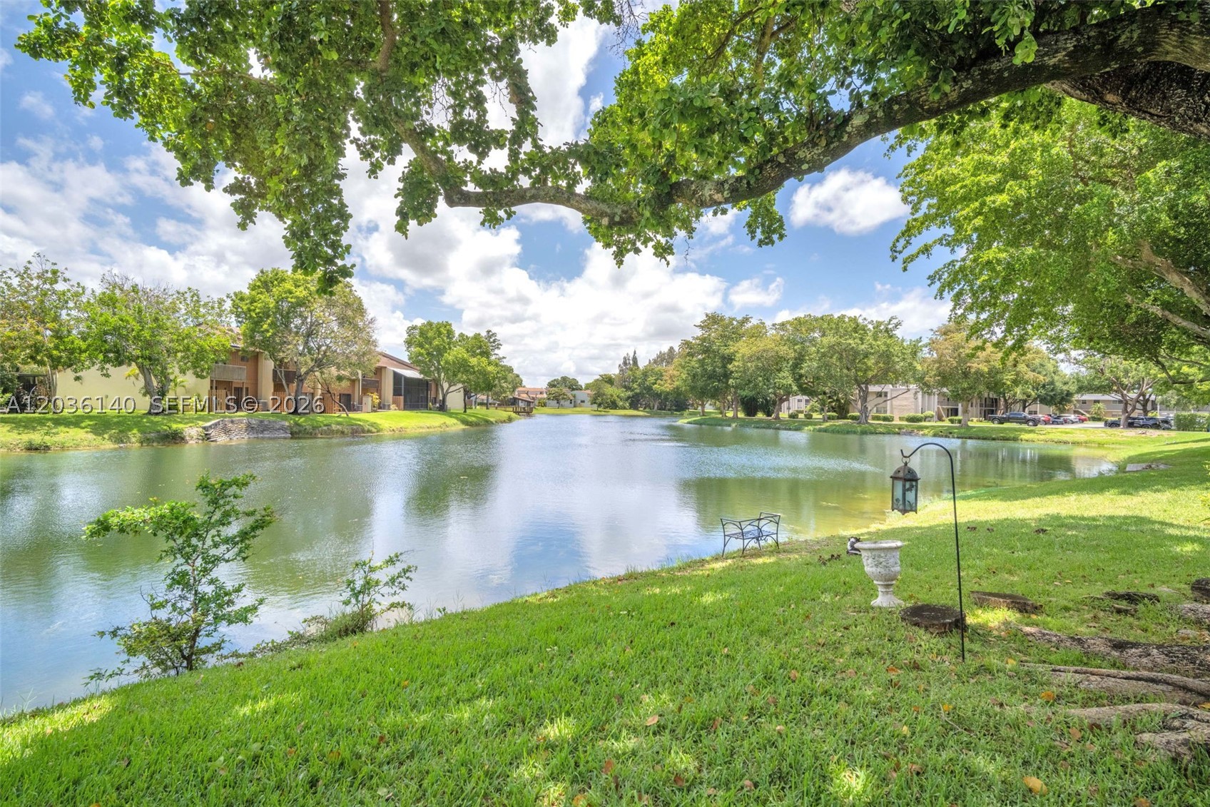PINE ISLAND LAKES TOWNHOM - Residential