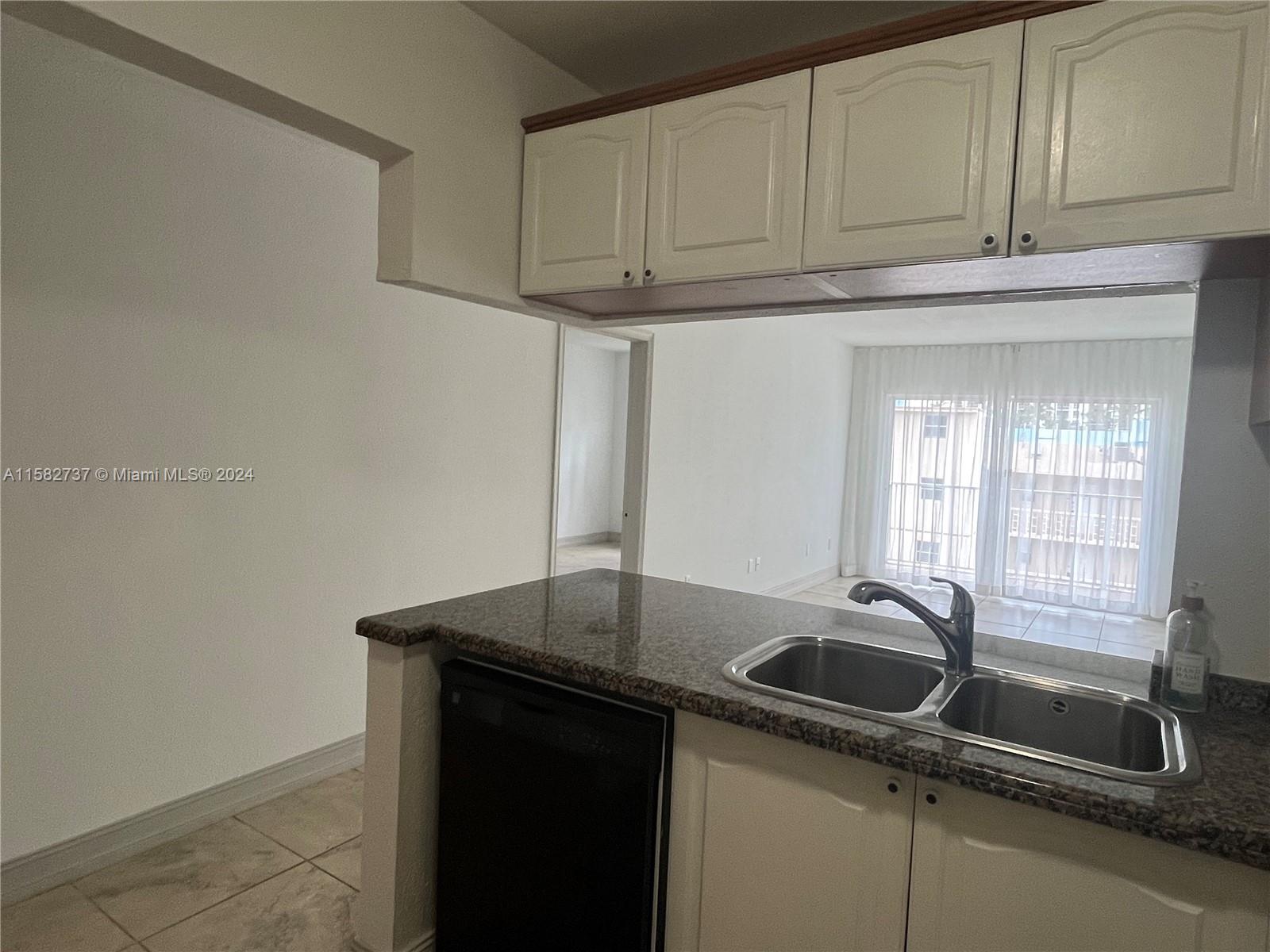 LA PIAZZA NAVONA CONDO - Residential Lease
