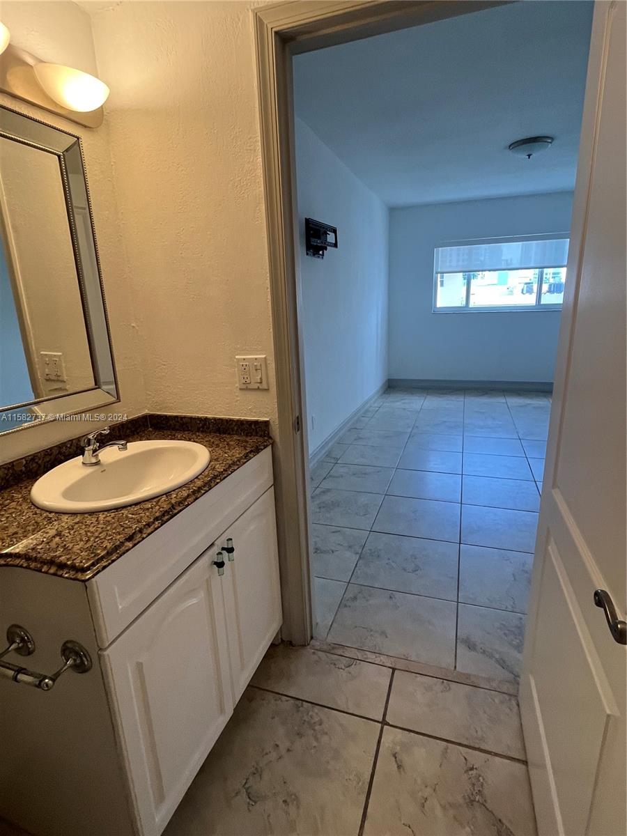LA PIAZZA NAVONA CONDO - Residential Lease
