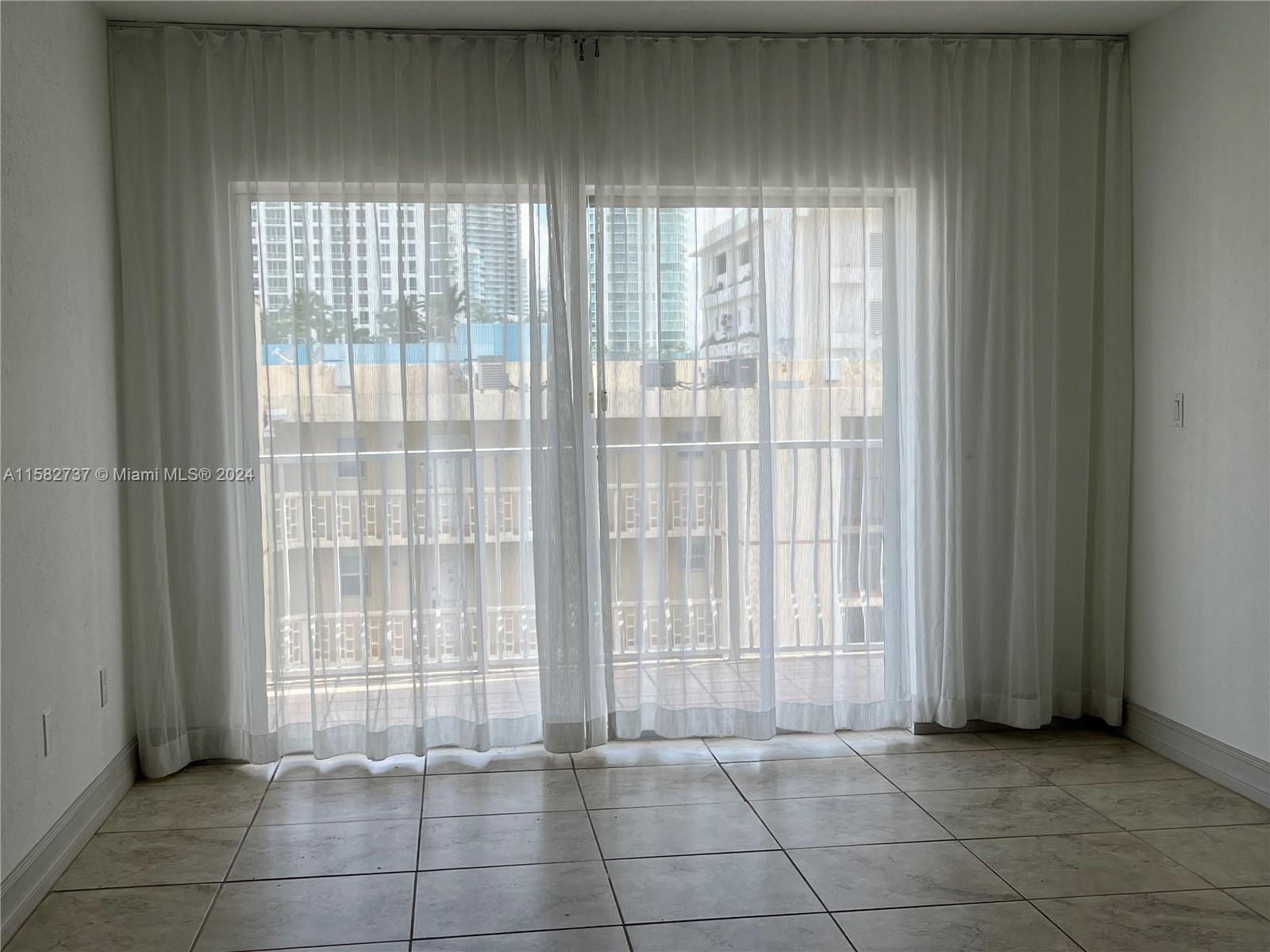 LA PIAZZA NAVONA CONDO - Residential Lease
