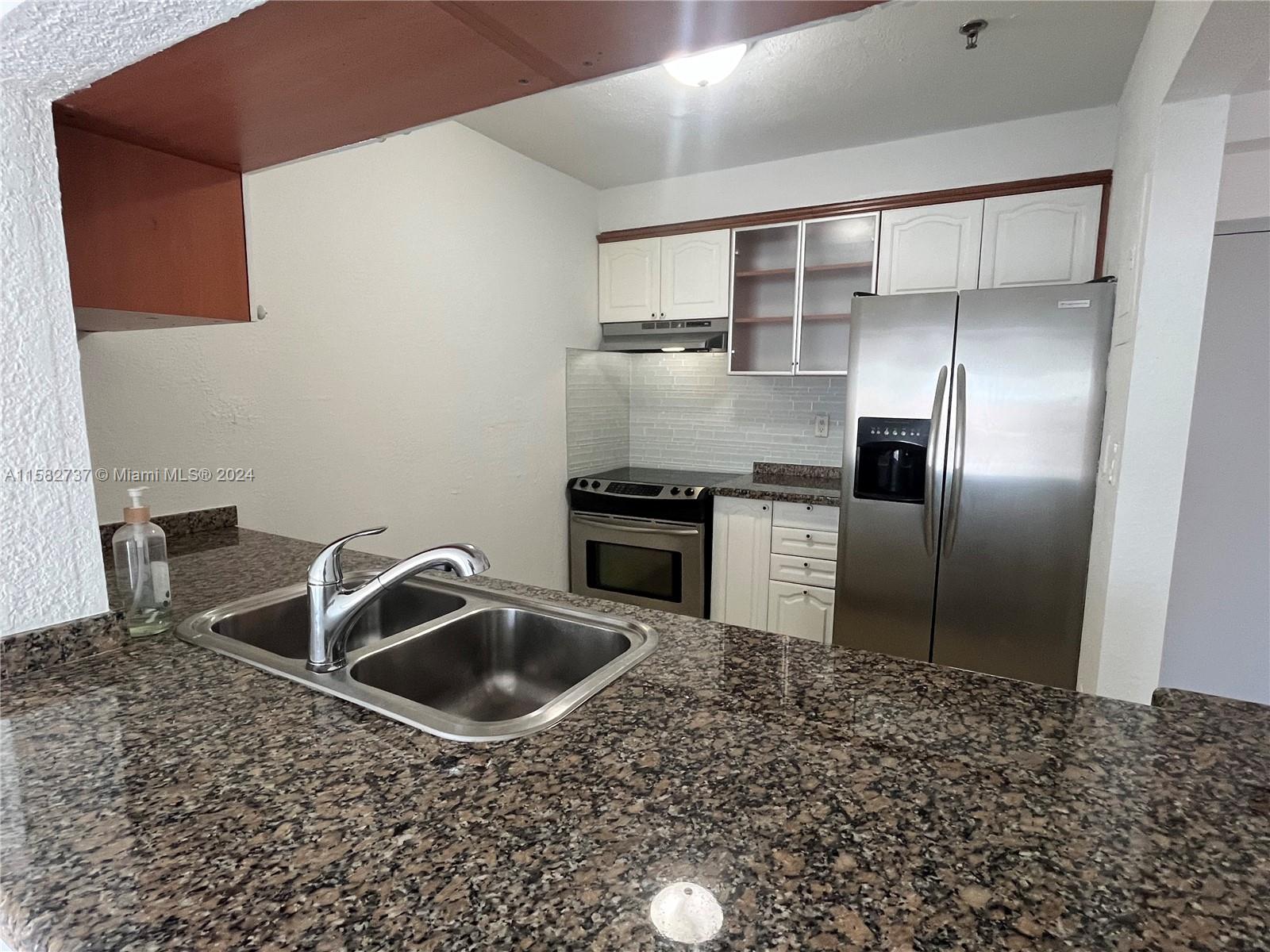 LA PIAZZA NAVONA CONDO - Residential Lease