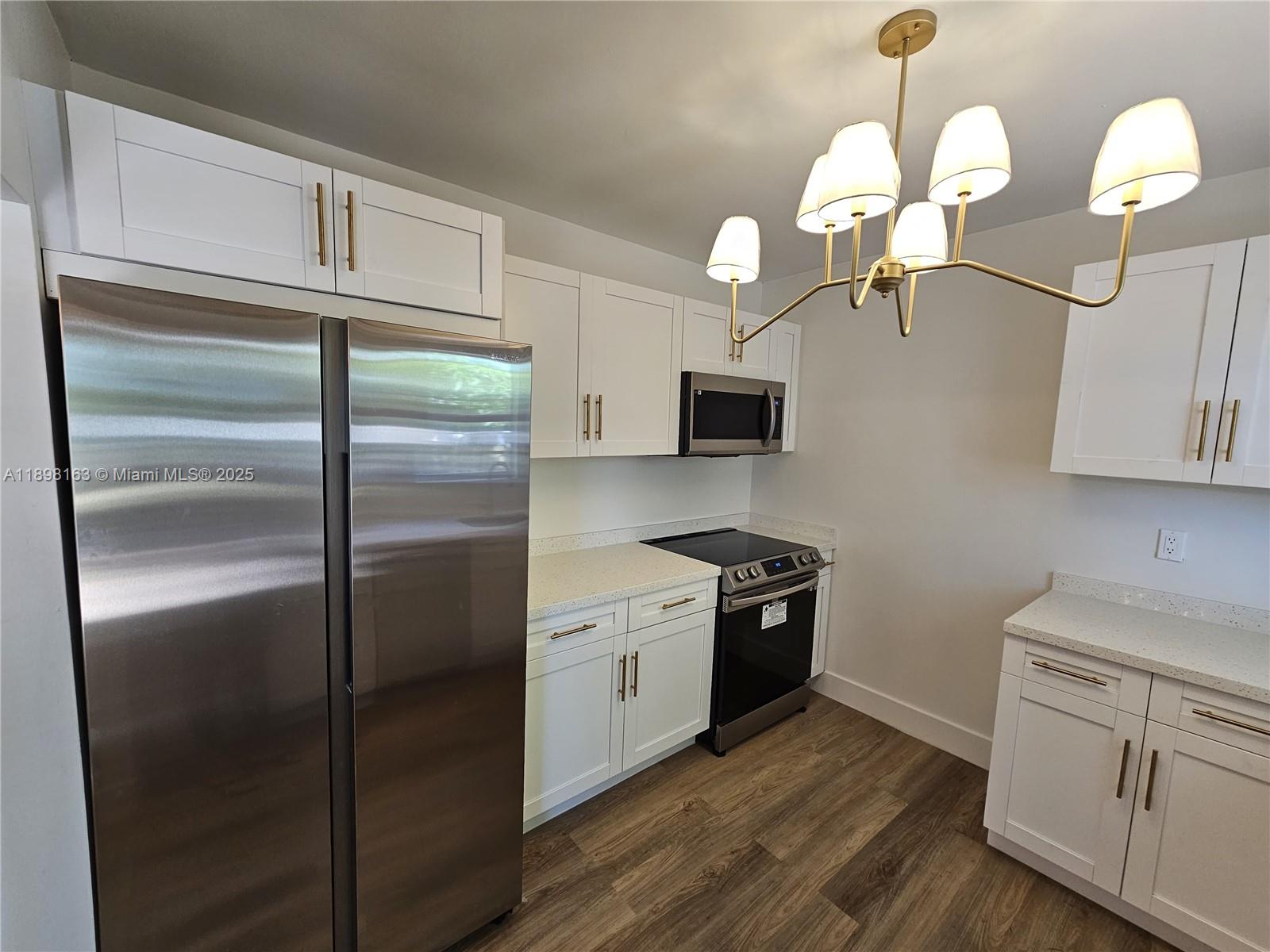 ISLE OF NORMANDY MIAMI VI - Residential