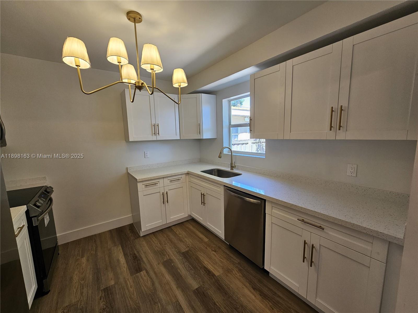 ISLE OF NORMANDY MIAMI VI - Residential
