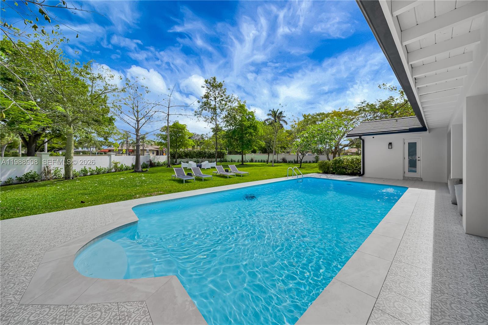 THOUSAND PINES - Residential