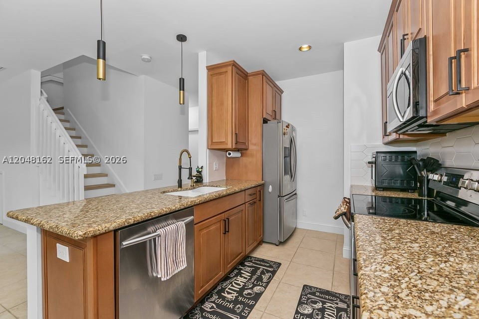 BANYAN OAKRIDGE COMMERICA - Residential