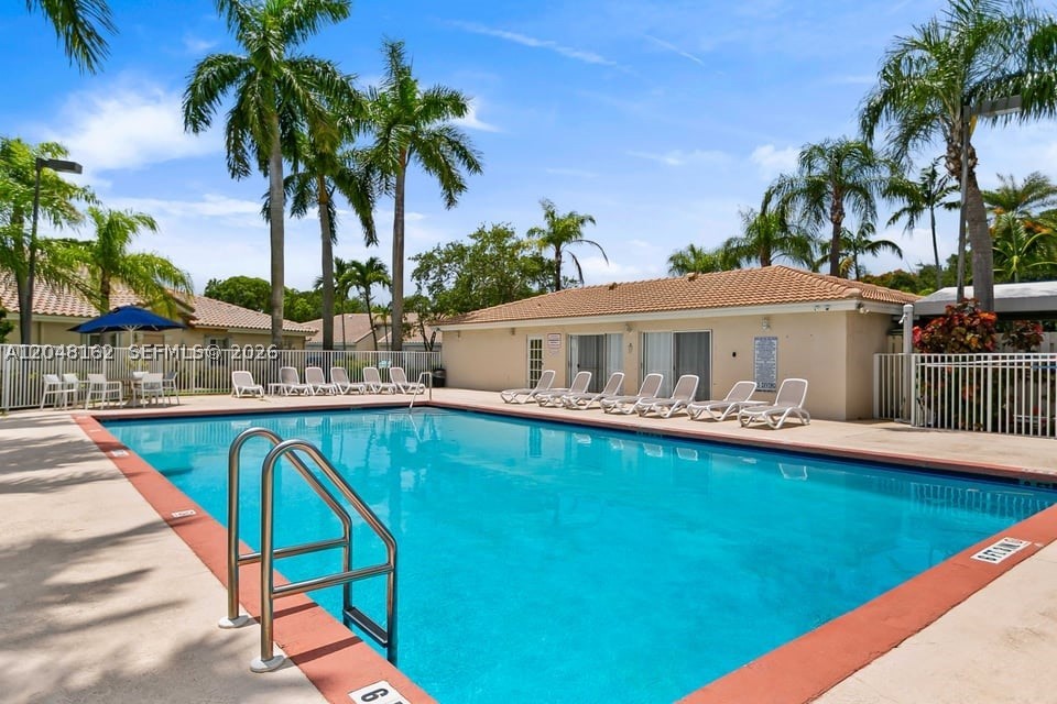 BANYAN OAKRIDGE COMMERICA - Residential