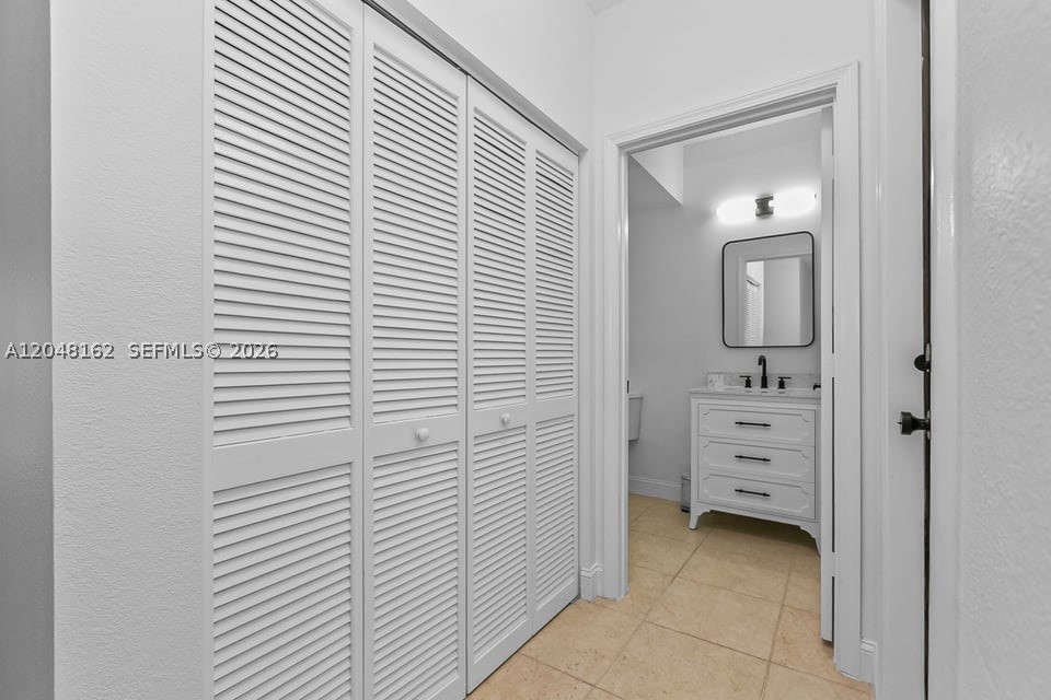 BANYAN OAKRIDGE COMMERICA - Residential
