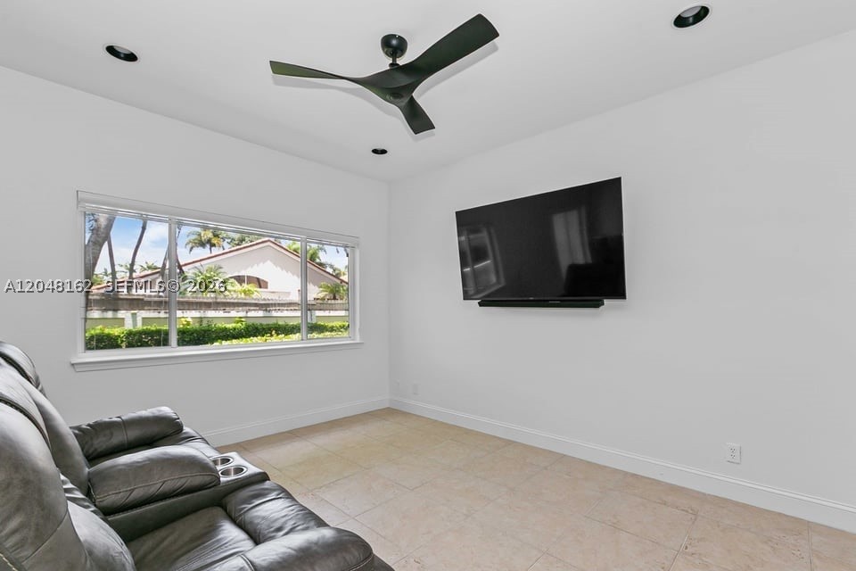 BANYAN OAKRIDGE COMMERICA - Residential