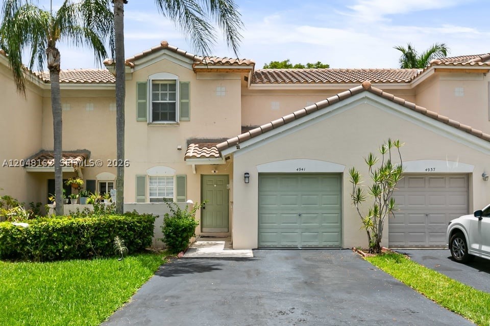 BANYAN OAKRIDGE COMMERICA - Residential