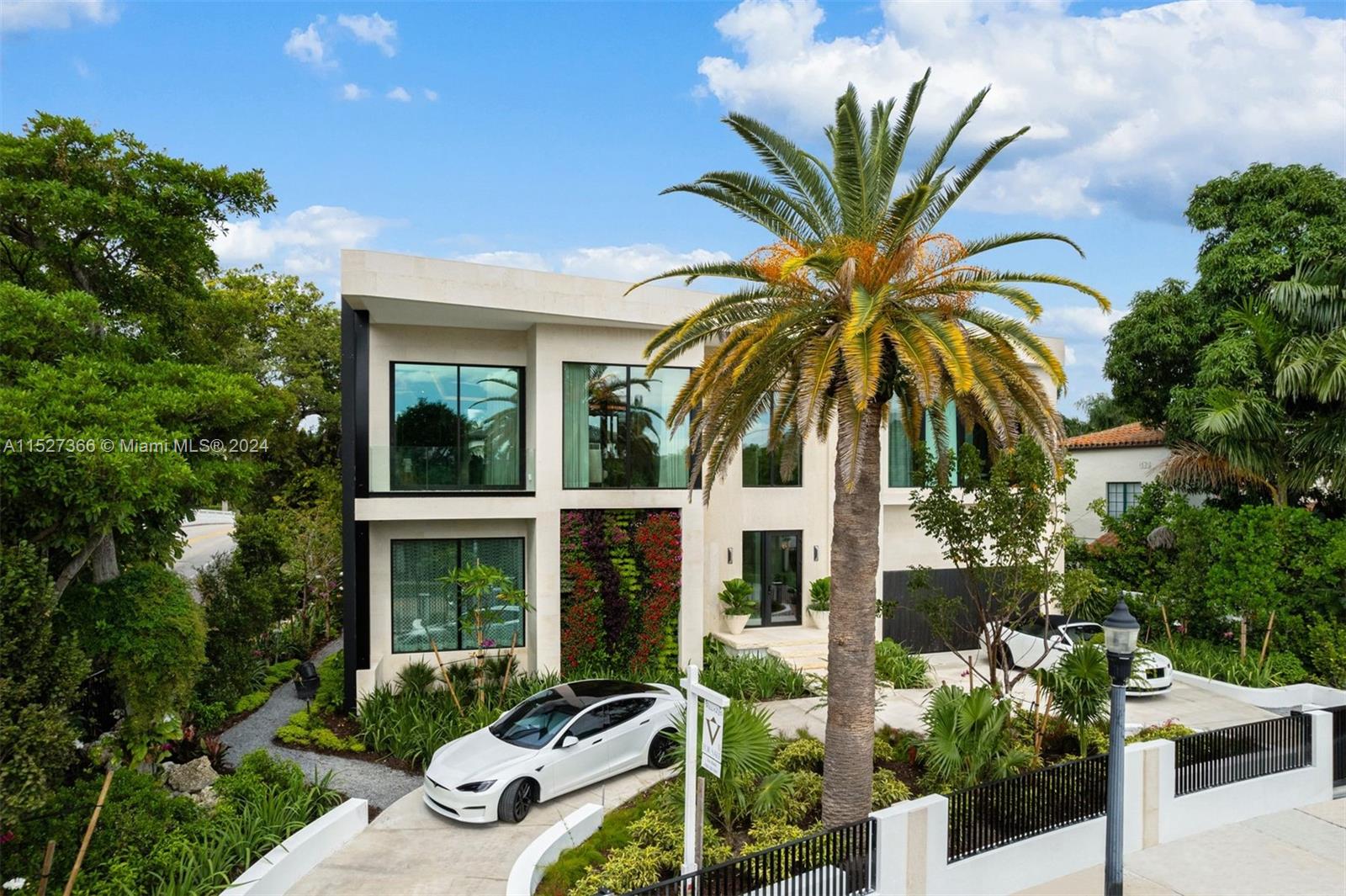 SUNSET LAKE - Residential