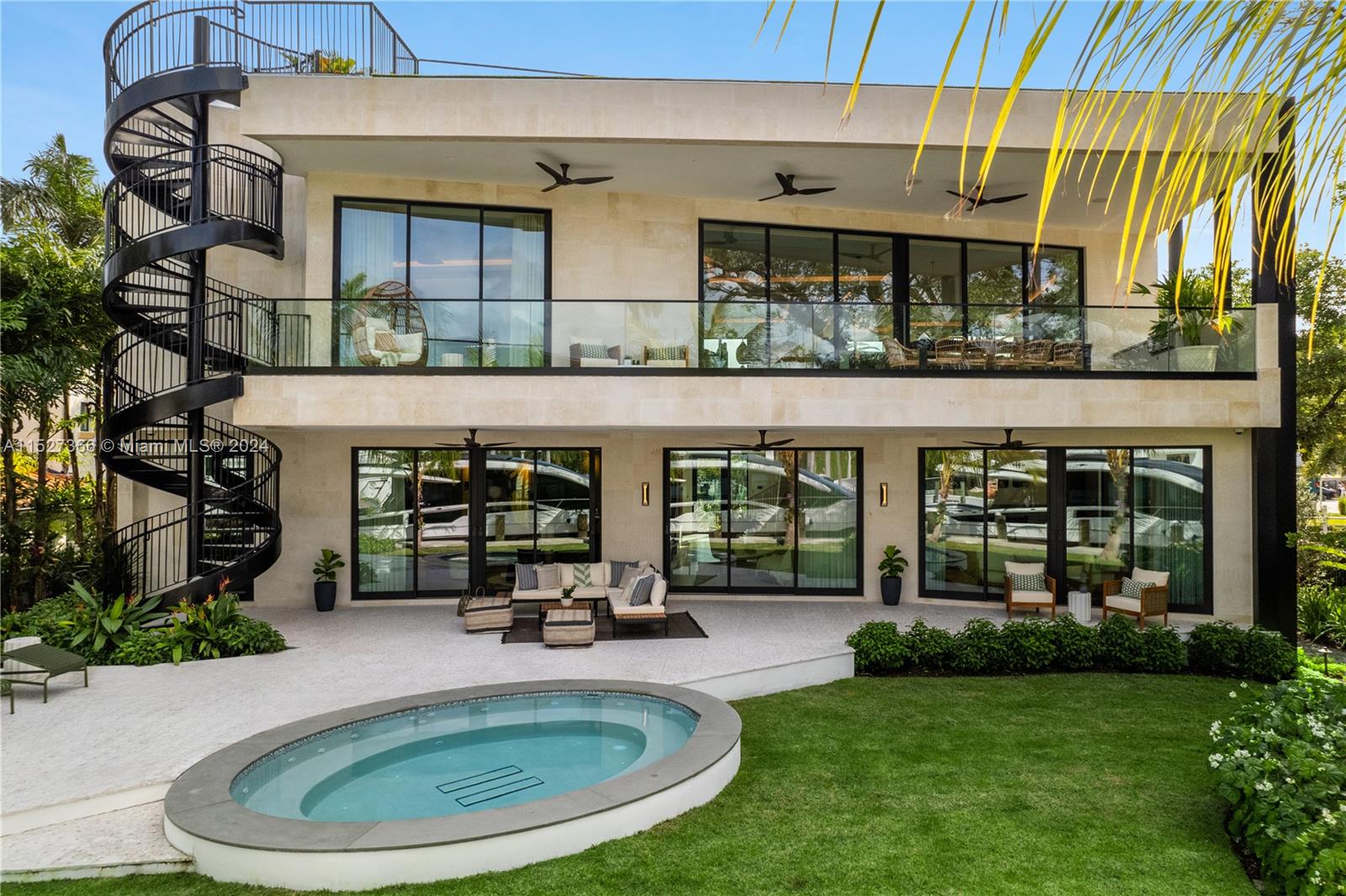 SUNSET LAKE - Residential