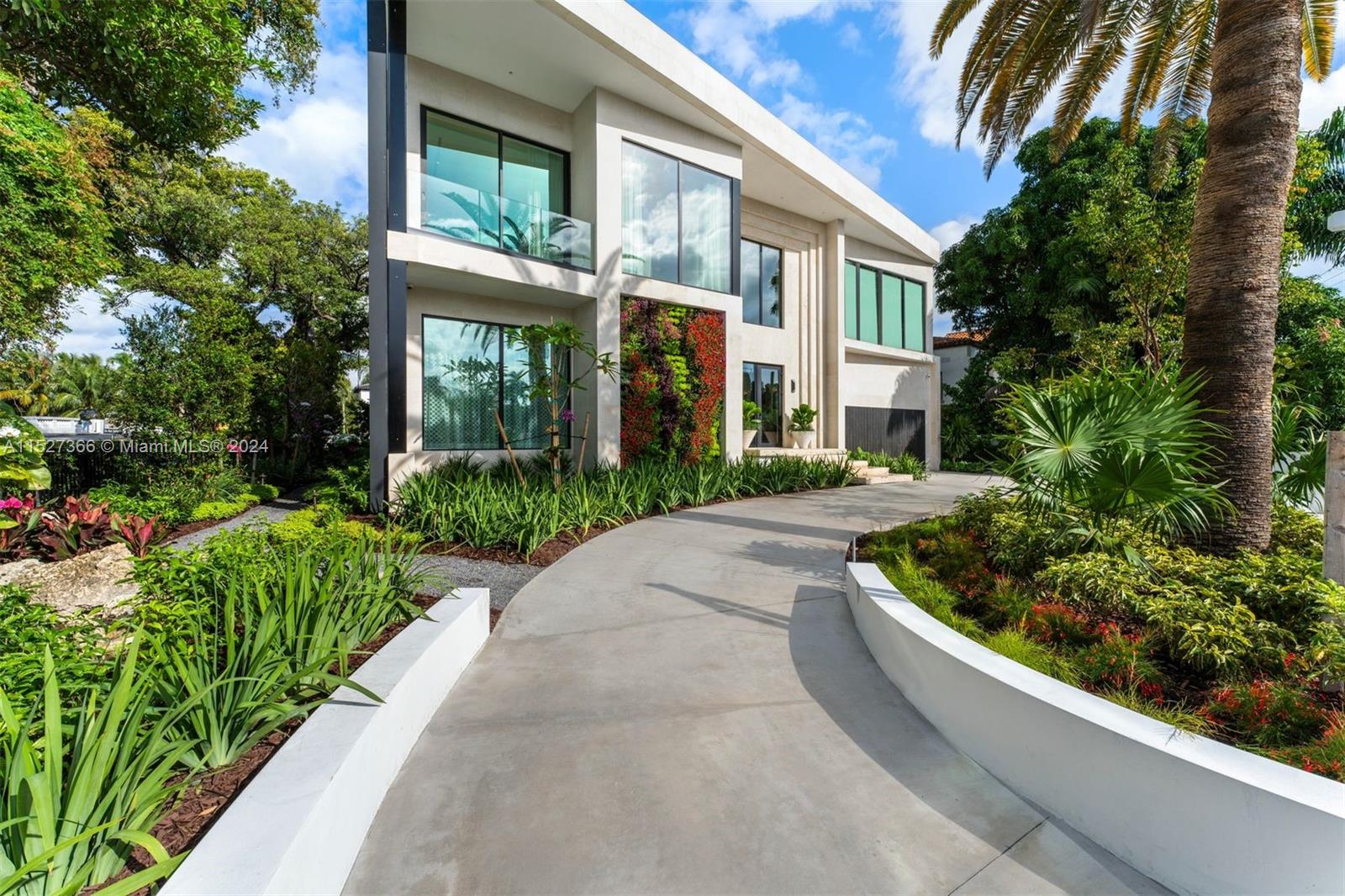 SUNSET LAKE - Residential