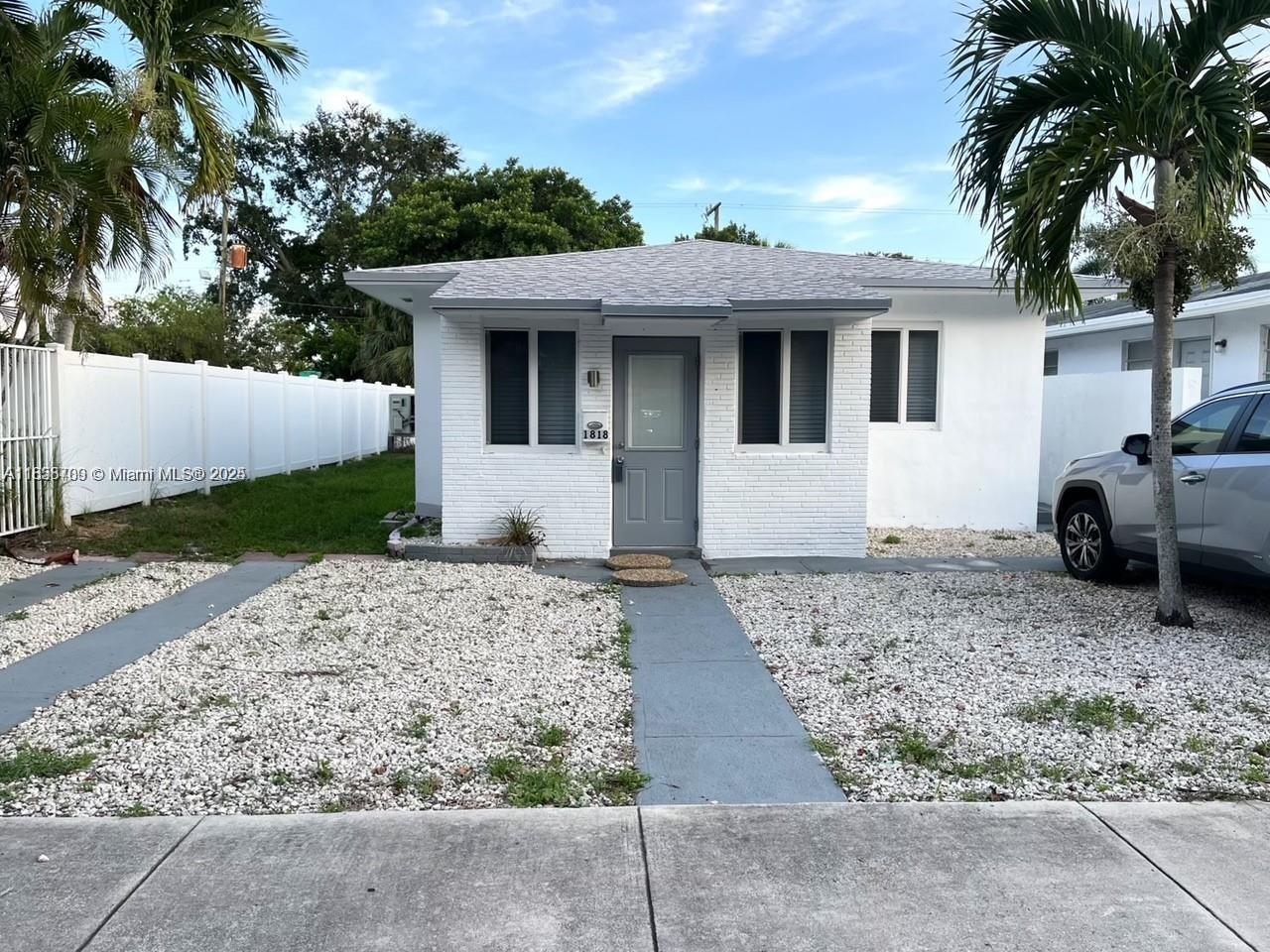 New 1 Bed 1 Bath/Studio in the hearty of Hollywood. This unit will go fast. House is across the street from Publix, Chipotle, Starbucks, and many shops. The property is a short drive to the beach and airport. Water included - New Floors-New Kitchen -New A/C -New appliances - New Bathroom - New paint . Washer/Dryer room on site.