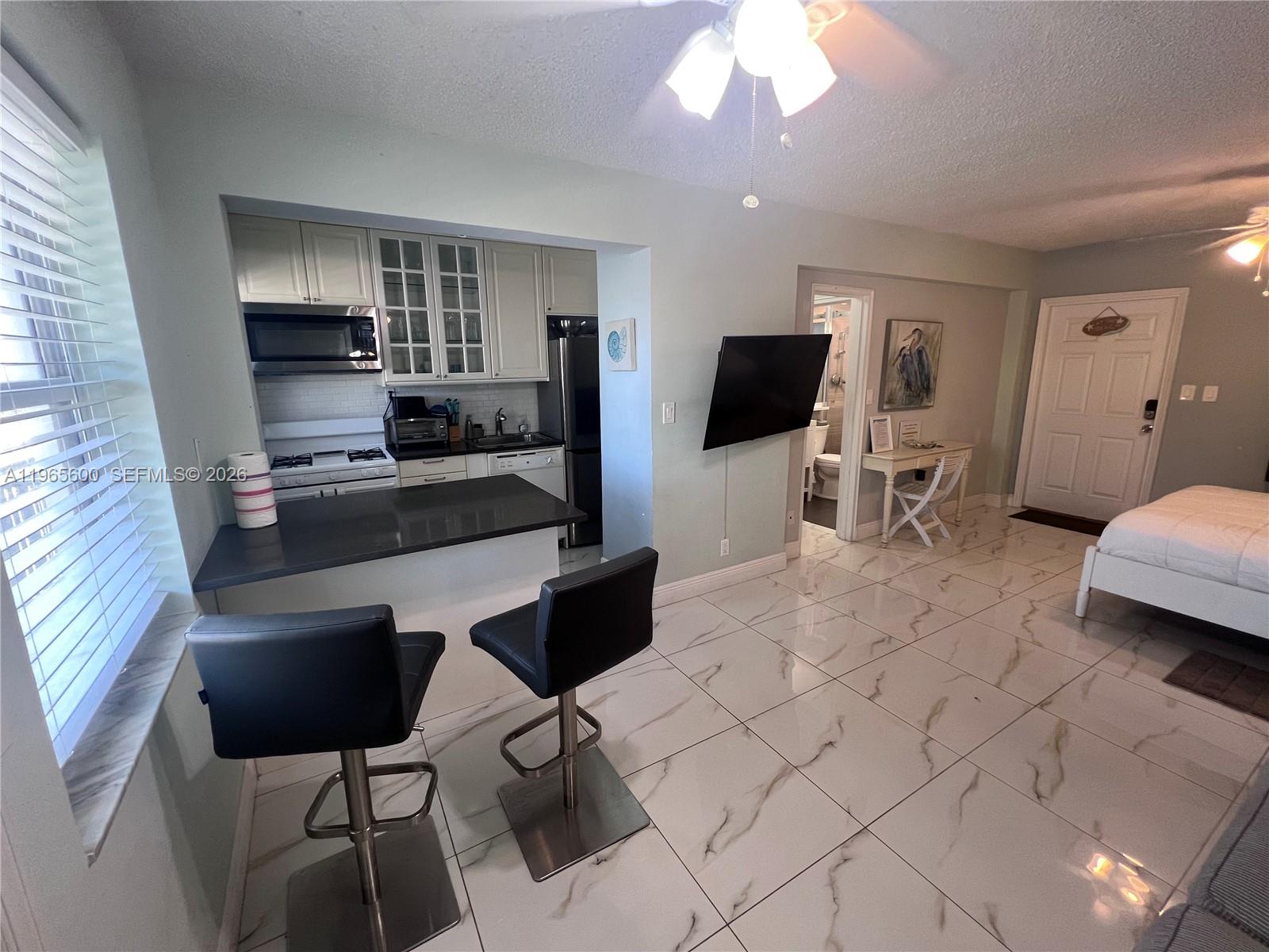 BEACH TERRACE RESORT COND - Residential