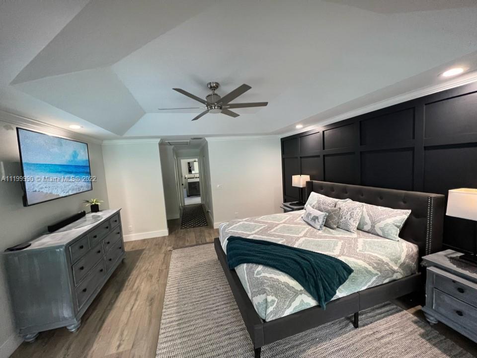 COUNTRY ISLES MANOR HOMES - Residential