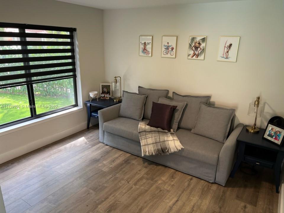 COUNTRY ISLES MANOR HOMES - Residential
