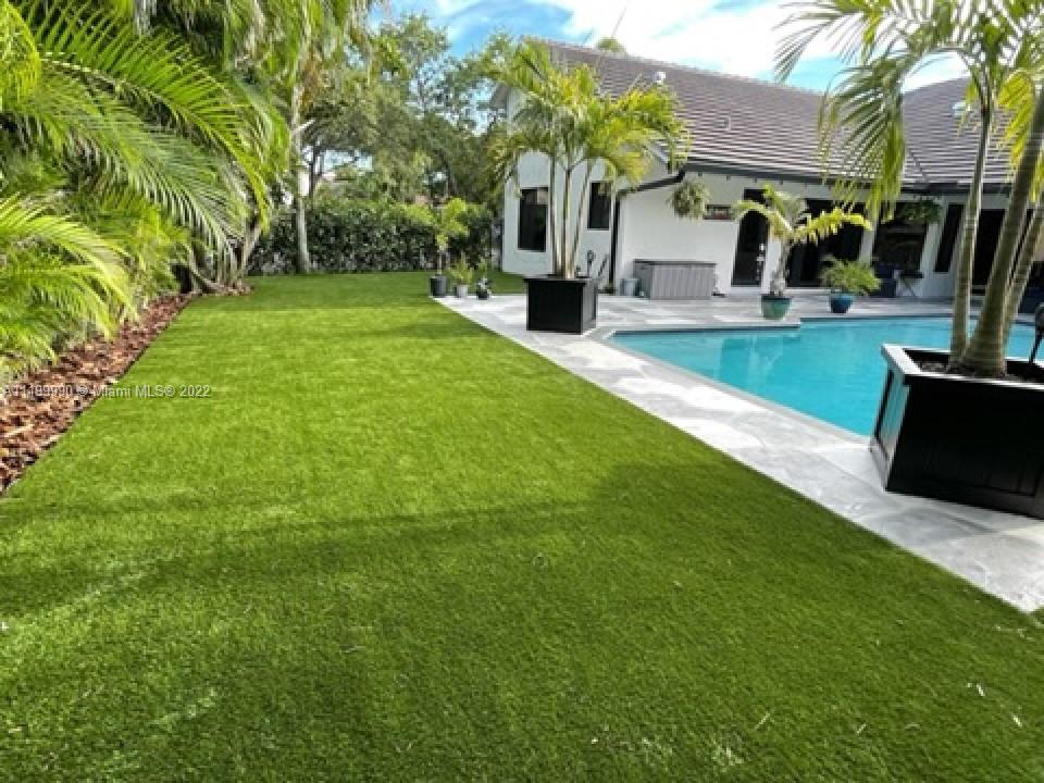 COUNTRY ISLES MANOR HOMES - Residential