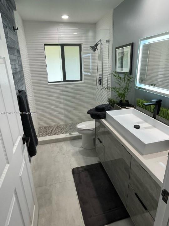 COUNTRY ISLES MANOR HOMES - Residential