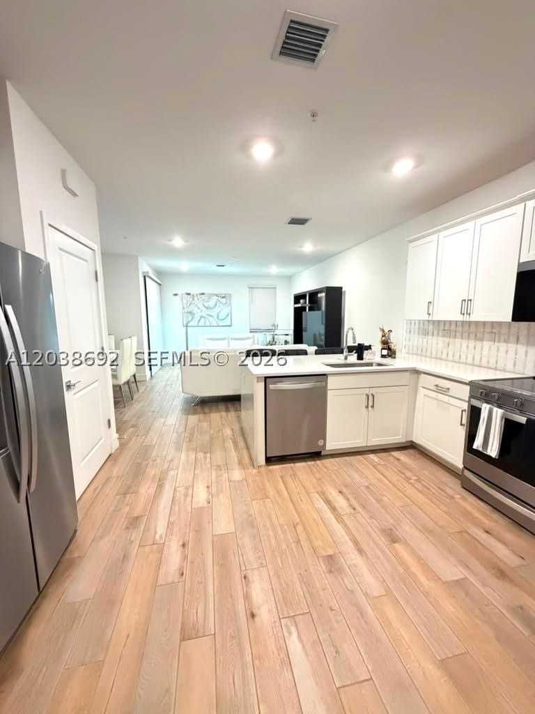 MERRICK SQUARE - Residential Lease
