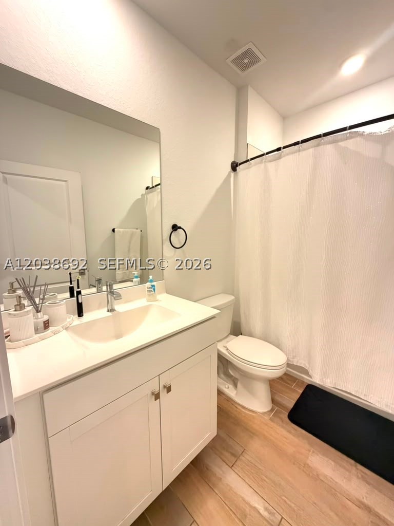 MERRICK SQUARE - Residential Lease
