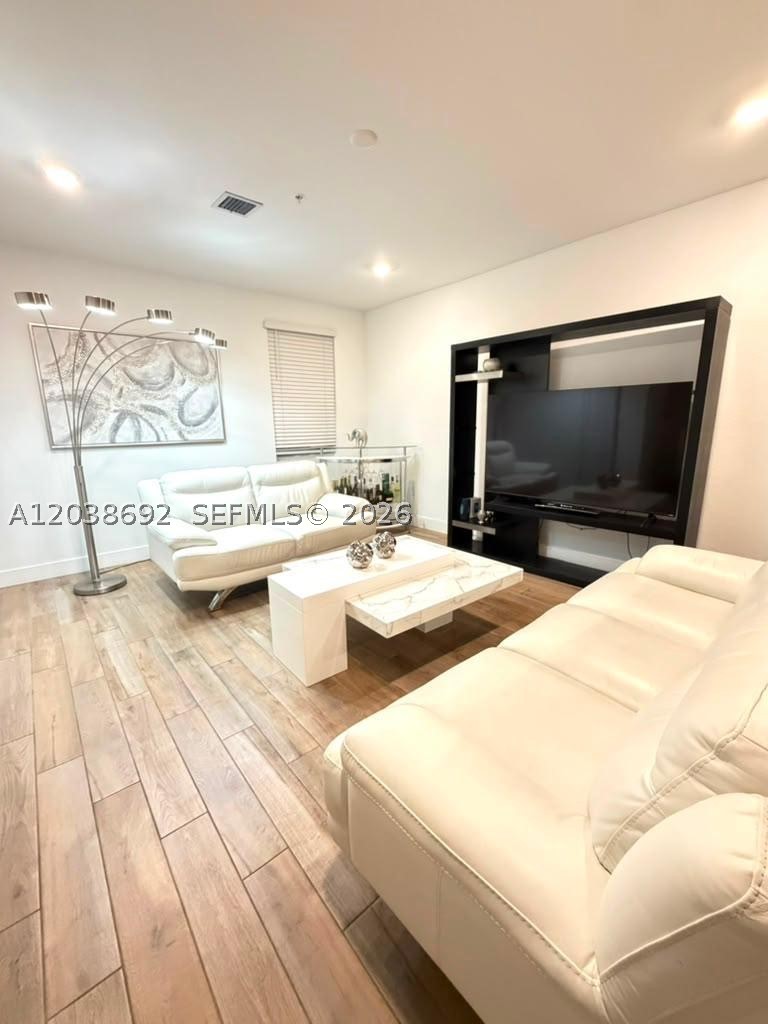 MERRICK SQUARE - Residential Lease