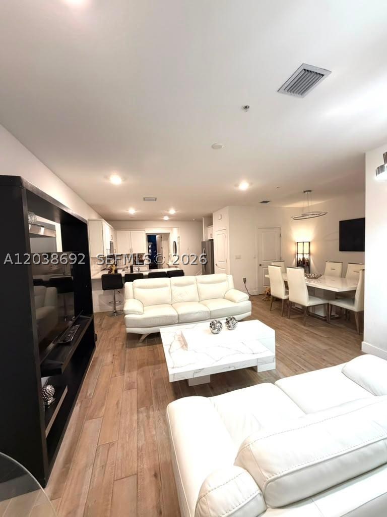 MERRICK SQUARE - Residential Lease