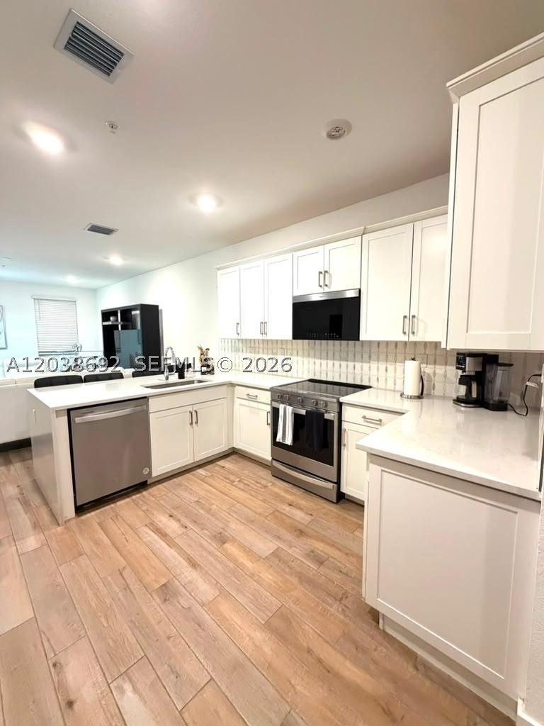 MERRICK SQUARE - Residential Lease