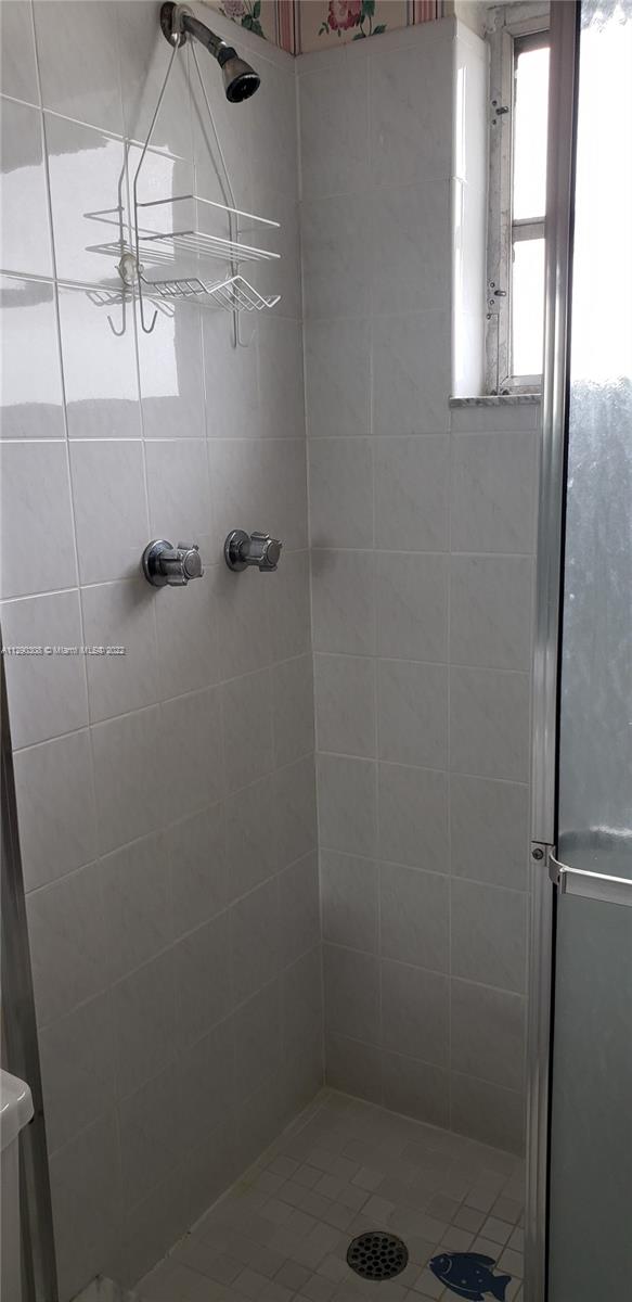 SEVENTEENTH GREEN CONDO - Residential Lease