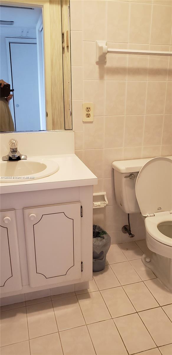SEVENTEENTH GREEN CONDO - Residential Lease