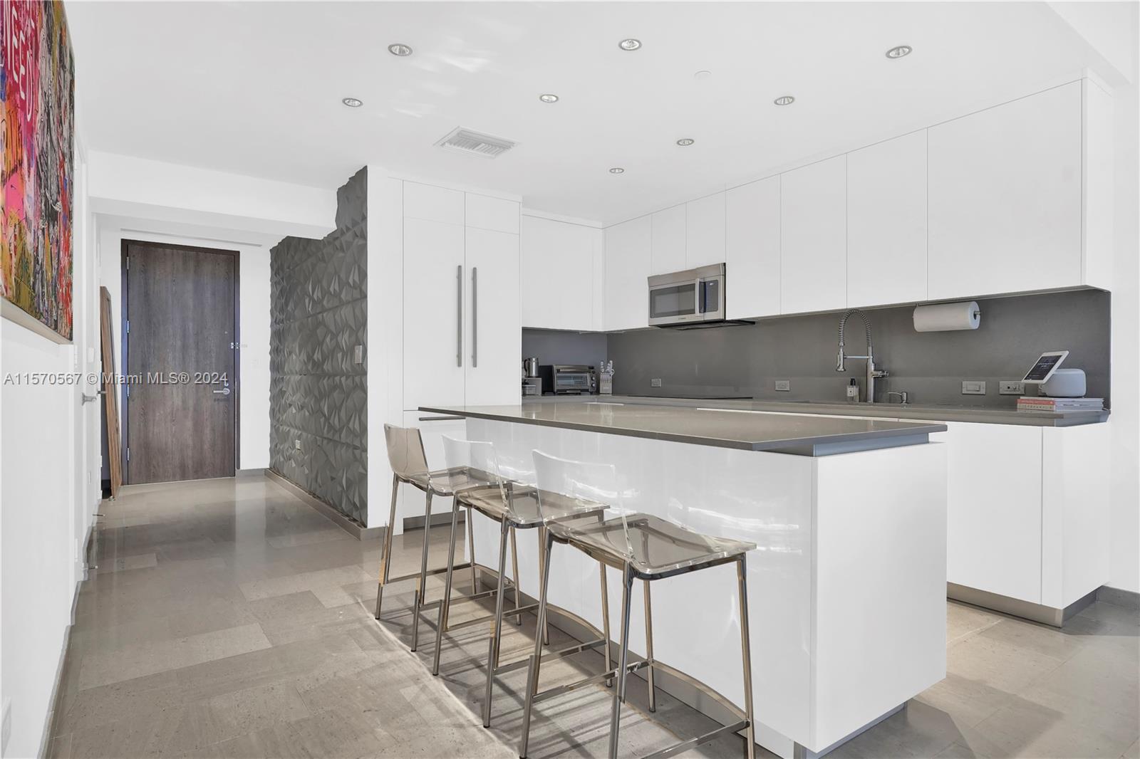 REACH CONDO - Residential Lease