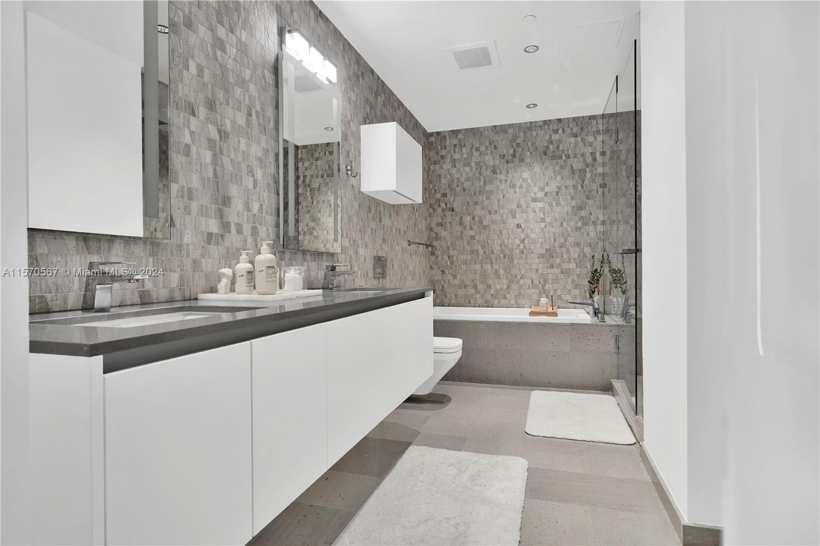 REACH CONDO - Residential Lease