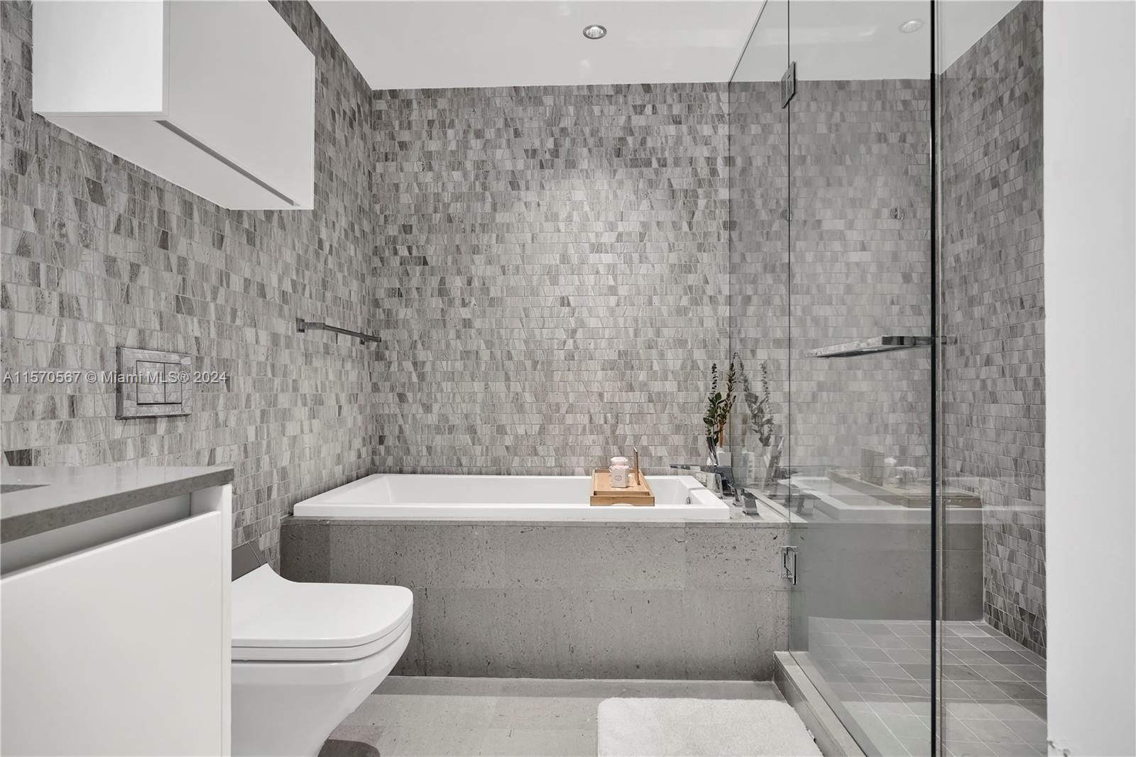 REACH CONDO - Residential Lease