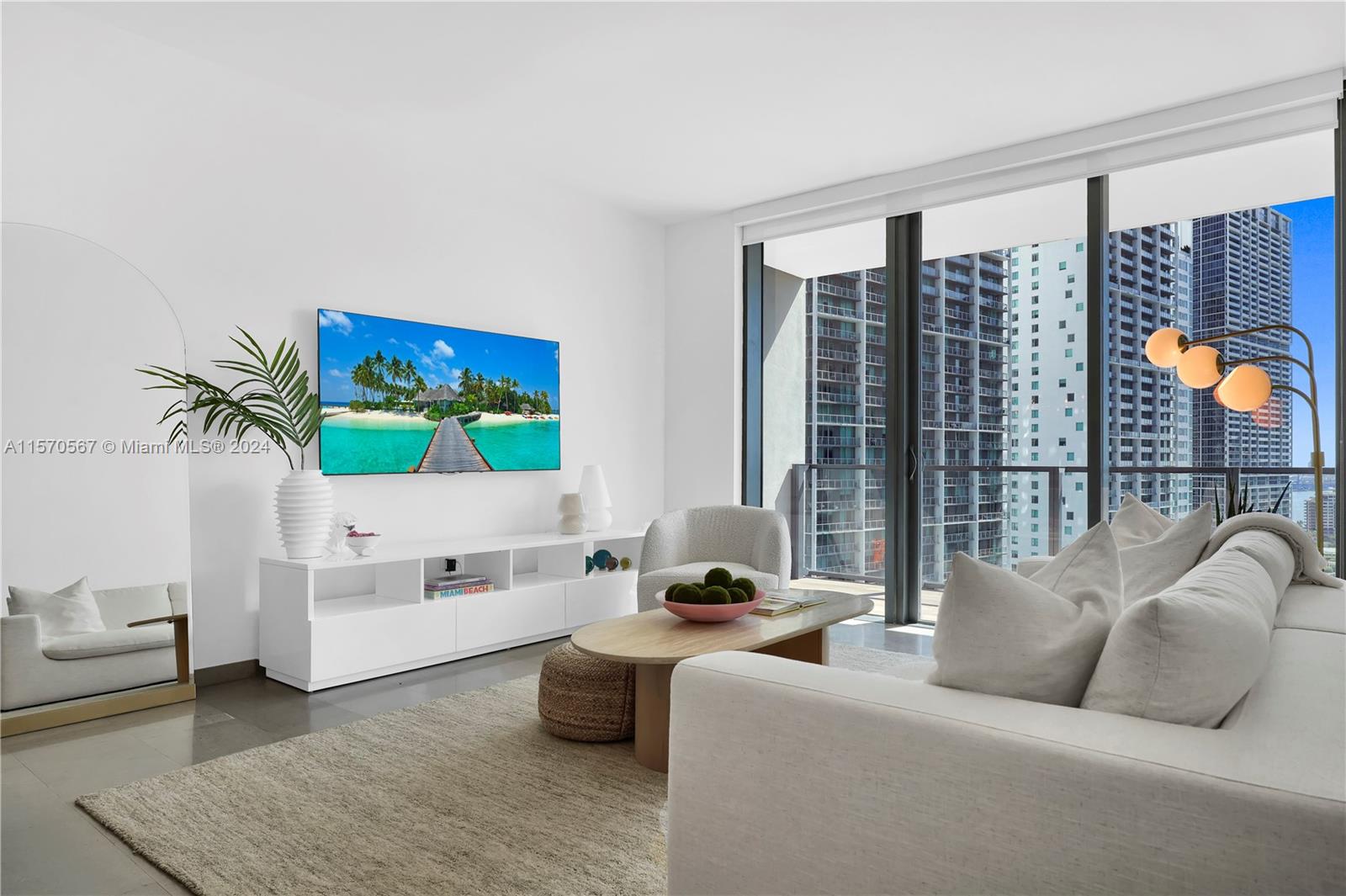 REACH CONDO - Residential Lease
